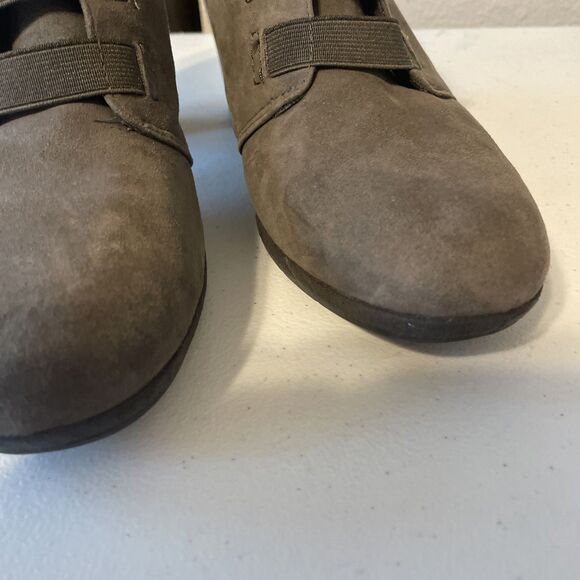 Clarks Collection Womens 9M Brynn Celia Brown Suede Ankle Zip Bootie - Picture 5 of 12